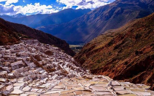 In the footsteps of the Incas through the Urubamba Valley
